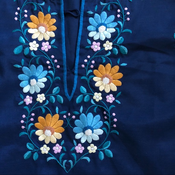 LAST CHANCE Vintage Tramo of Switzerland Embroidered Top - Picture 4 of 10